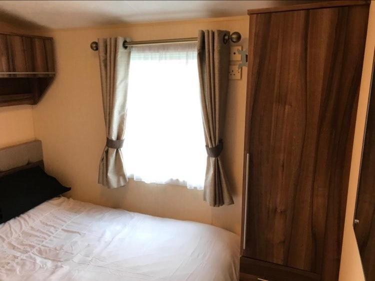 The Winchester Luxury Pet Friendly Caravan On Broadland Sands Holiday Park Between Lowestoft And Great Yarmouth Otel Corton  Dış mekan fotoğraf