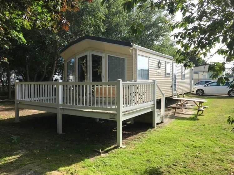 The Winchester Luxury Pet Friendly Caravan On Broadland Sands Holiday Park Between Lowestoft And Great Yarmouth Otel Corton  Dış mekan fotoğraf